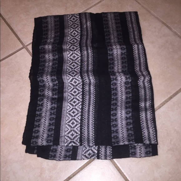 Scarf - Picture 3 of 7